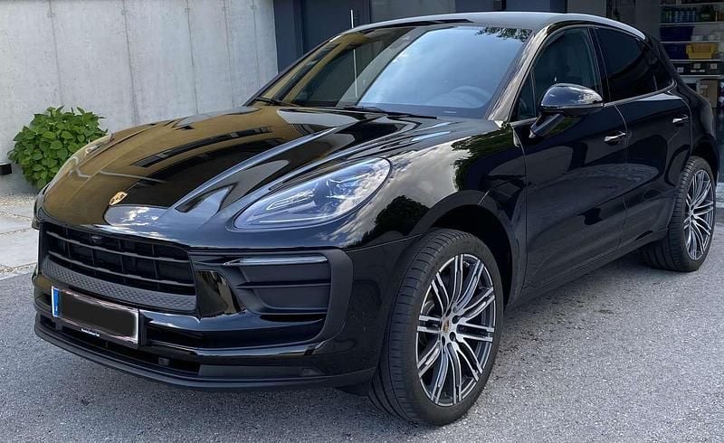 Gebraucht Porsche Macan 265 PS (194 kW) 2024 Schwarz SUV