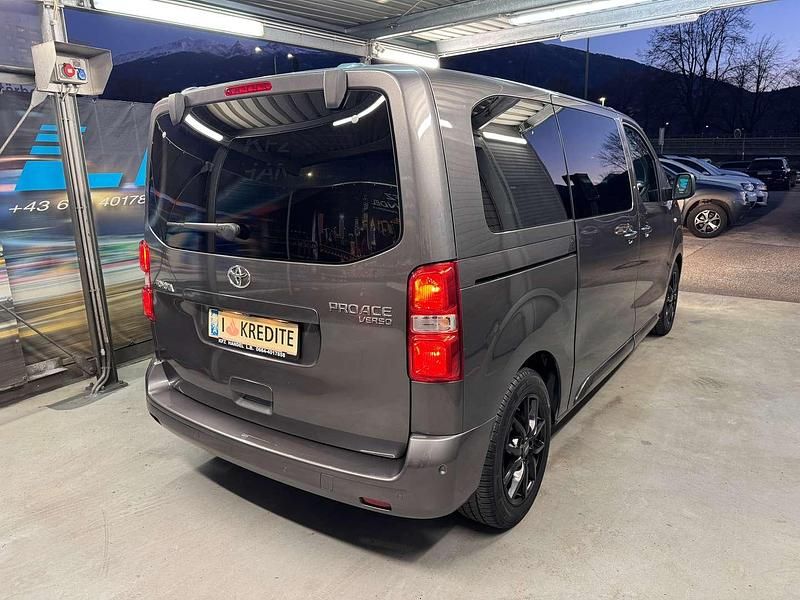 Gebraucht Toyota Proace 150 PS (110 kW) 2019 Grau Van / Kleinbus