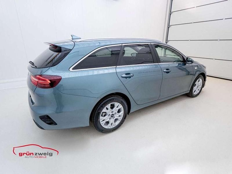 Gebraucht Kia Ceed Sportswagon Silver 100 PS (73 kW) 2025 Grau Kombi