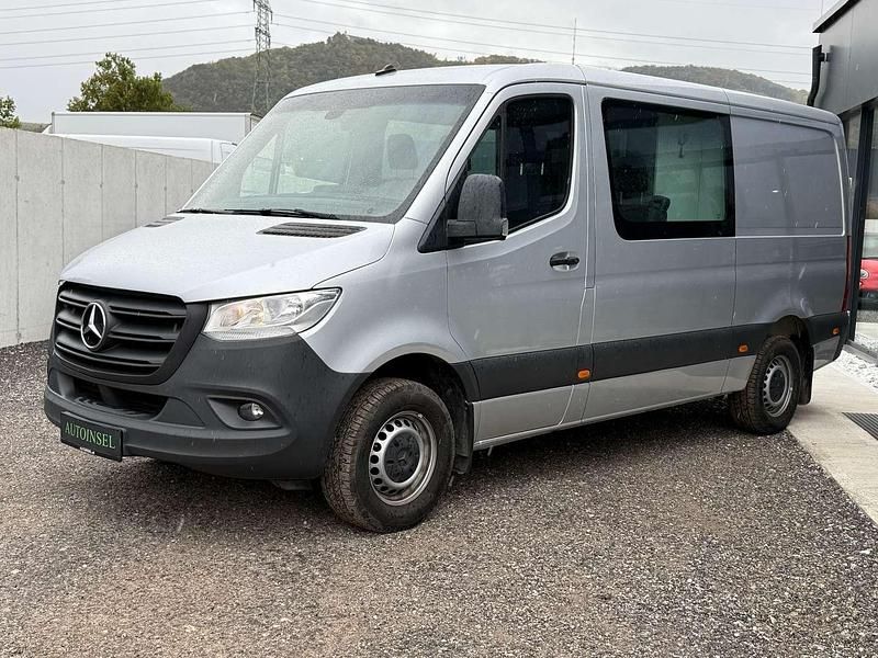 Gebraucht Mercedes Sprinter 163 PS (119 kW) 2021 Grau Van