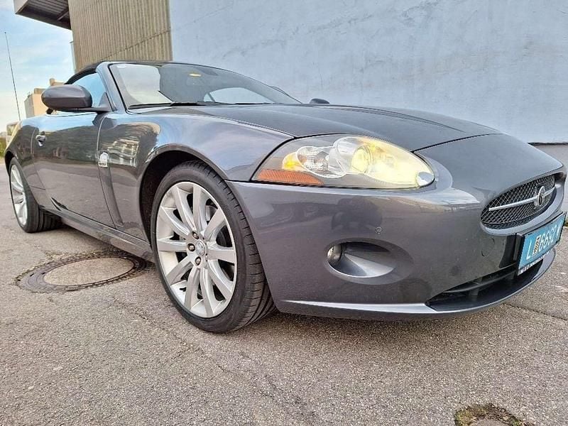 Grau Gebraucht 2006 Jaguar XK8 Cabrio | € 36.900 - Bild 1/4