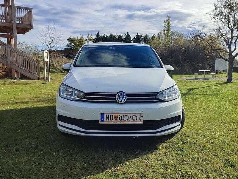 Gebraucht VW Touran Comfortline 110 PS (80 kW) 2016 Weiß Van / Kleinbus