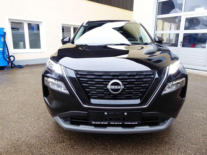 Gebraucht Nissan X-Trail N-Connecta 163 PS (119 kW) 2024 Schwarz SUV