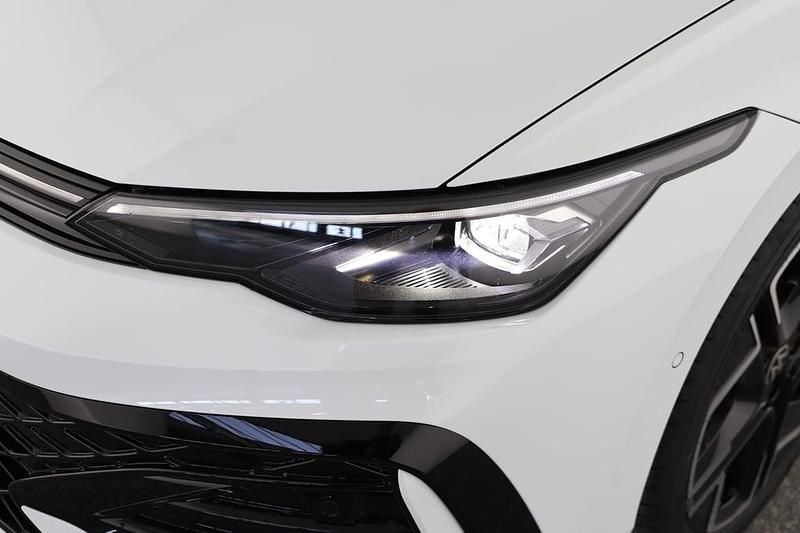 Neu VW Golf VIII Sport 115 PS (84 kW) 2026 Weiss  normal