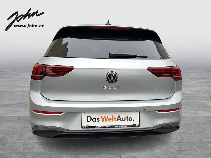 Neu VW Golf VIII 115 PS (84 kW) 2025 Silber  metallic Limousine