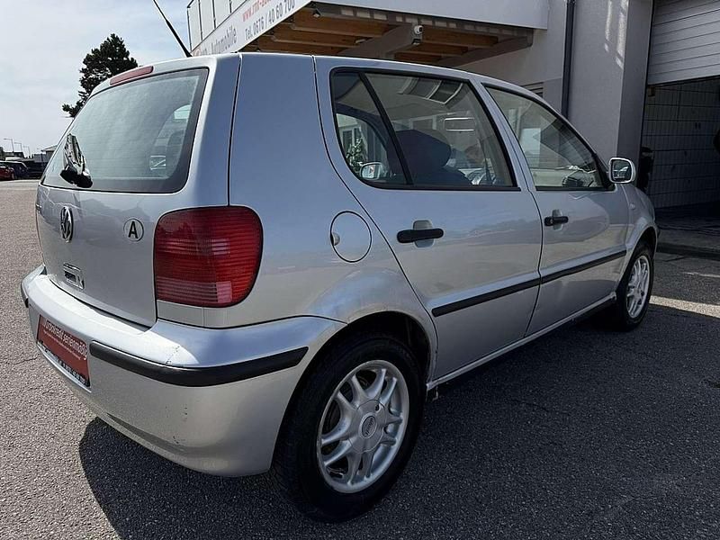 Gebraucht VW Polo Comfortline 54 PS (39 kW) 2000 Grau Limousine