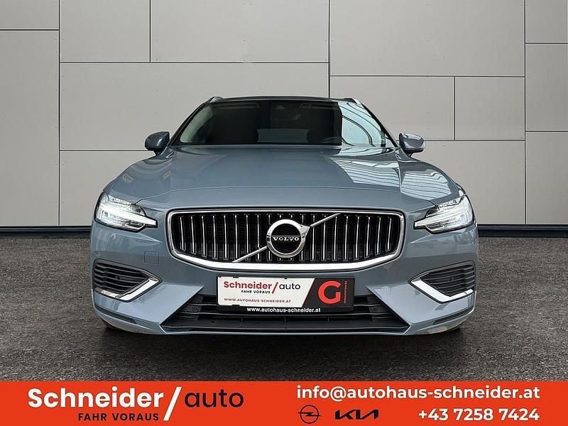Gebraucht Volvo V60 Core 253 PS (186 kW) 2022 Grau Kombi