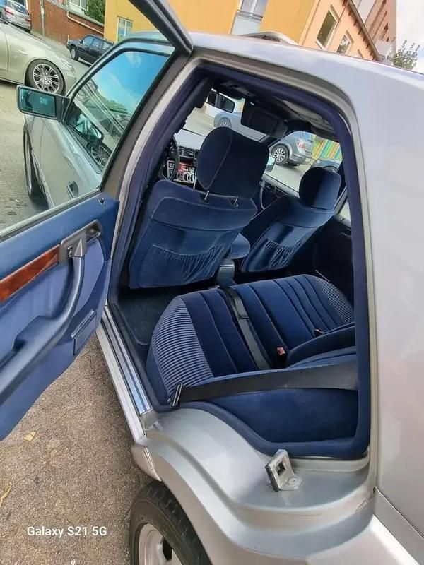 Gebraucht Mercedes E400 279 PS (205 kW) 1992 Silber