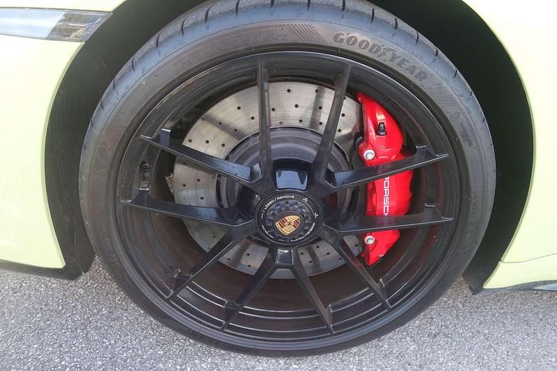 Gebraucht Porsche 911 Carrera GTS 541 PS (397 kW) 2025 Gelb Coupé