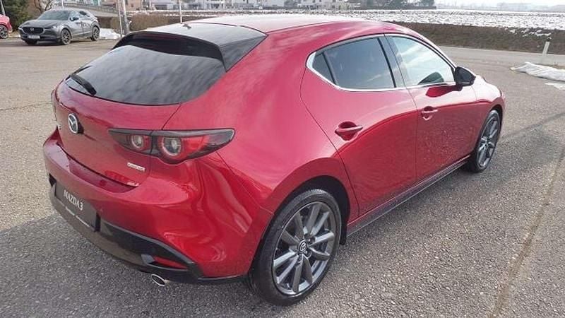 Neu Mazda 3 Takumi-Line 140 PS (102 kW) 2025 Rot Limousine
