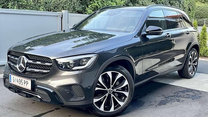 Gebraucht Mercedes GLC220 194 PS (142 kW) 2021 Grau SUV