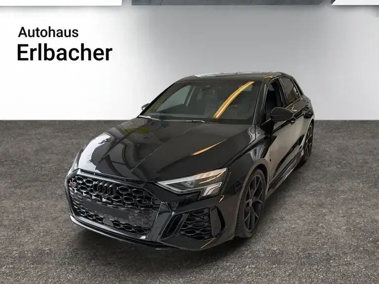 Schwarz metallicperleffektno Gebraucht 2022 Audi RS3 Sportback Ambiente Kleinwagen | € 67.900 (Guter Preis) - Bild 1/4