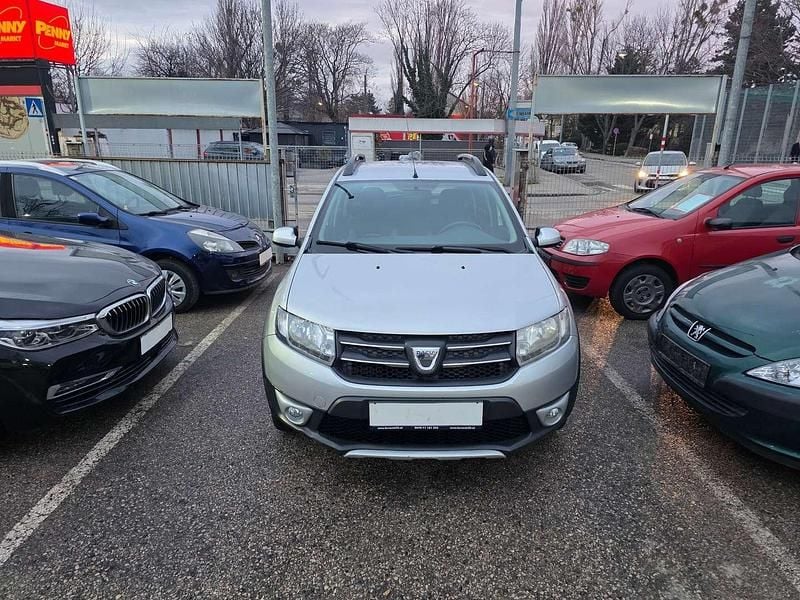 Gebraucht Dacia Sandero Prestige 90 PS (66 kW) 2014 Grau Limousine