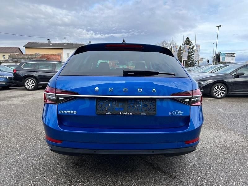 Gebraucht Skoda Superb Style 150 PS (110 kW) 2022 Blau Kombi