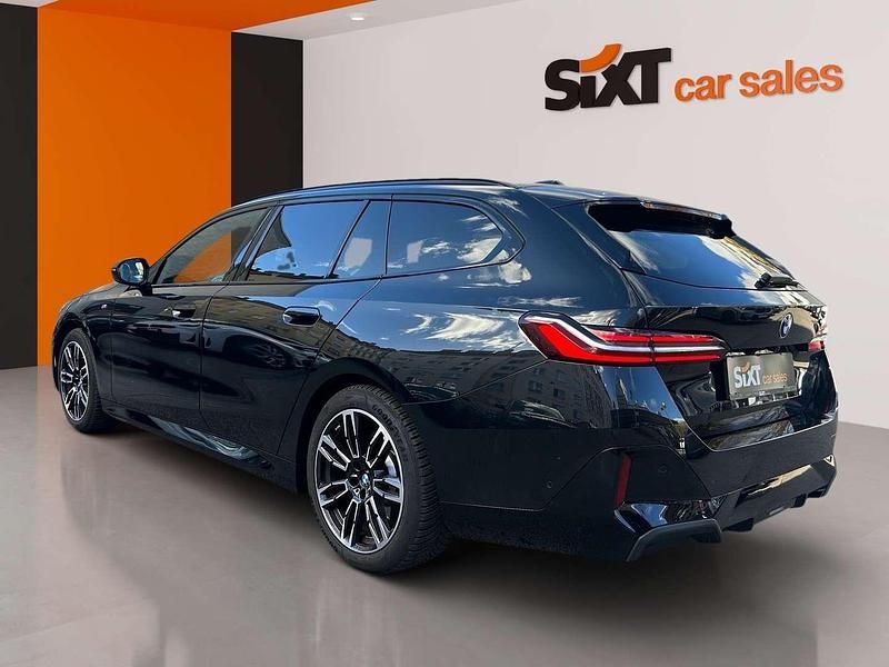 Gebraucht BMW 520 M Sport 190 PS (139 kW) 2025 Schwarz Kombi