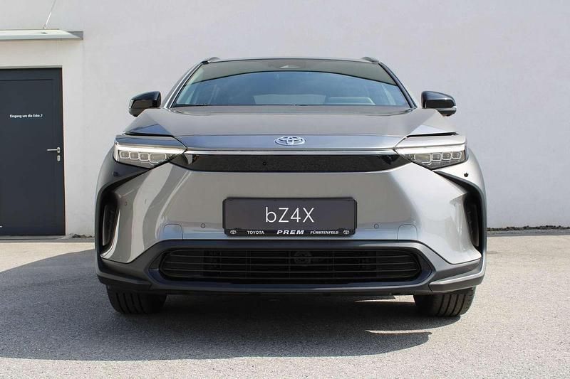 Neu Toyota bZ4X Comfort 160 kW (218 PS) 2025 Grau SUV