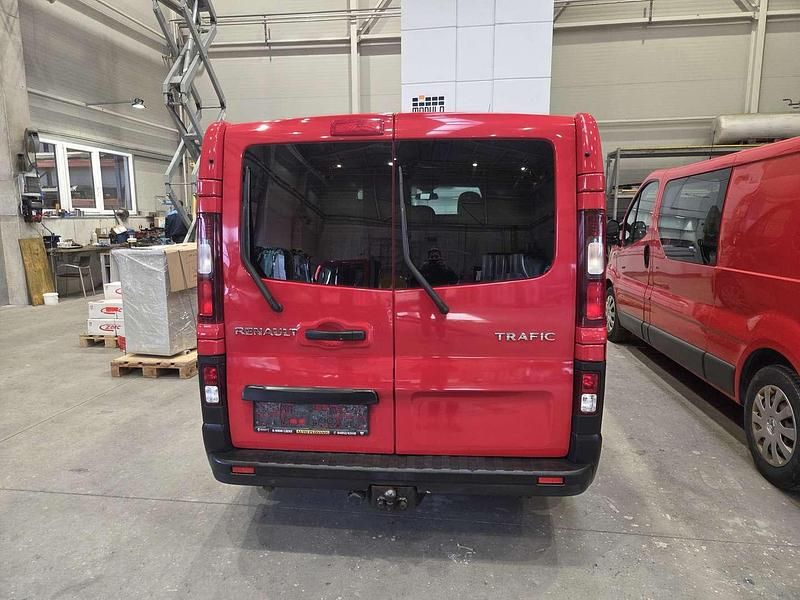 Gebraucht Renault Trafic 140 PS (102 kW) 2016 Rot Van / Kleinbus
