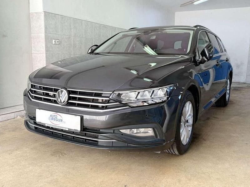 Gebraucht VW Passat Business 150 PS (110 kW) 2022 Grau Kombi