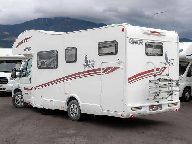 Weiß Gebraucht 2018 Fiat Ducato Van | € 57.990 - Bild 1/4