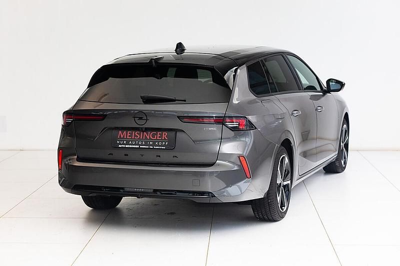 Neu Opel Astra 136 PS (100 kW) 2025 Schwarz Kombi