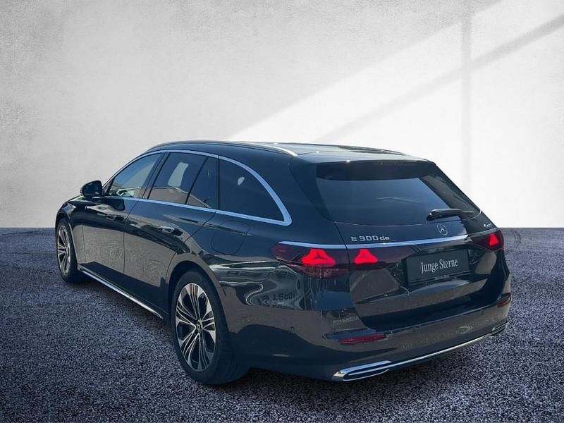 Gebraucht Mercedes E300 197 PS (144 kW) 2025 Kombi