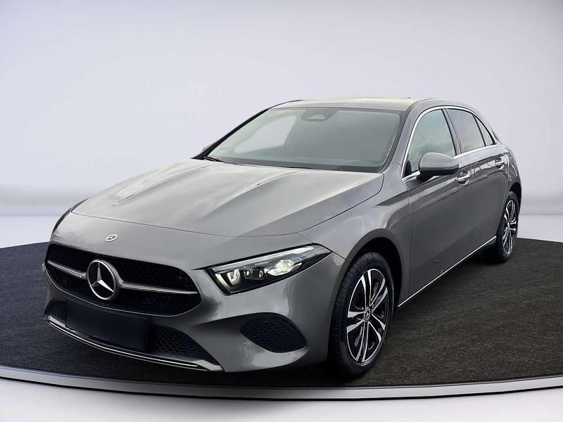 Gebraucht Mercedes A250 163 PS (119 kW) 2024 Grau Limousine
