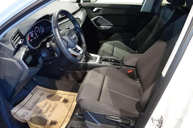 Gebraucht Audi Q3 Ambiente 150 PS (110 kW) 2022 Weiss  normal SUV