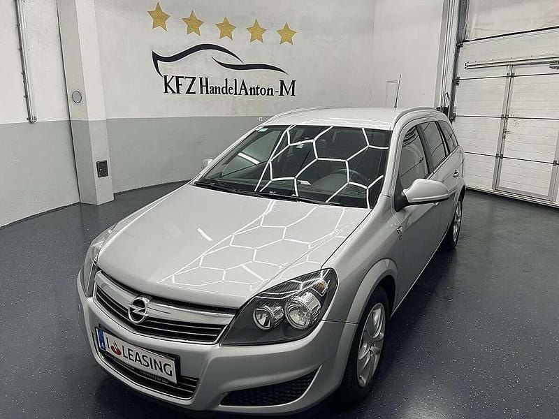 Gebraucht Opel Astra 110 PS (80 kW) 2010 Grau Kombi