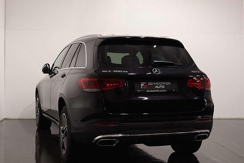 Gebraucht Mercedes GLC300e AMG 194 PS (142 kW) 2021 Schwarz SUV