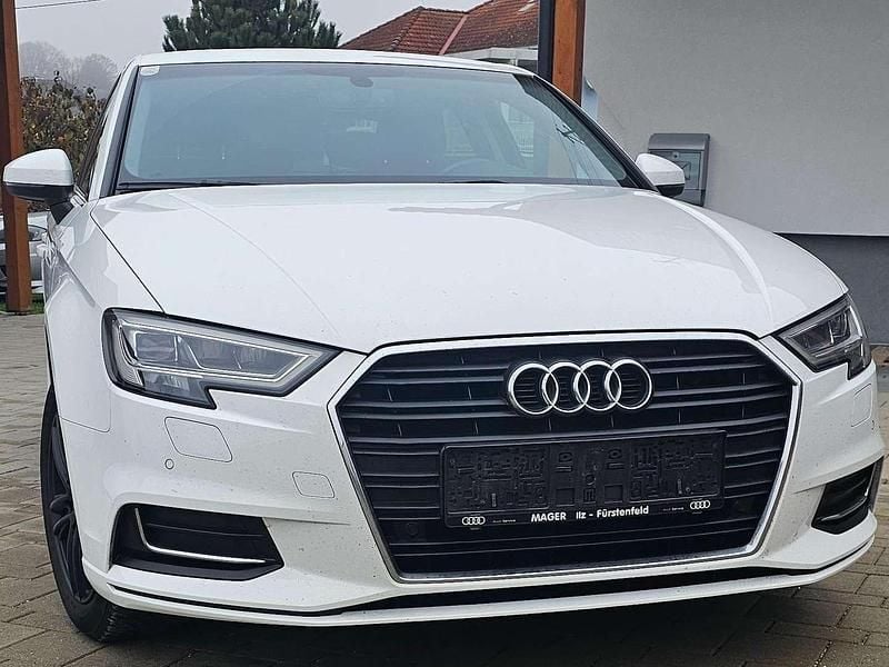 Gebraucht Audi A3 Design 150 PS (110 kW) 2018 Weiß Limousine