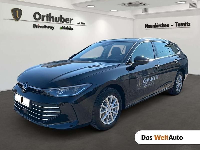 Schwarz metallic Gebraucht 2025 VW Passat Business Kombi | € 48.900 - Bild 1/4