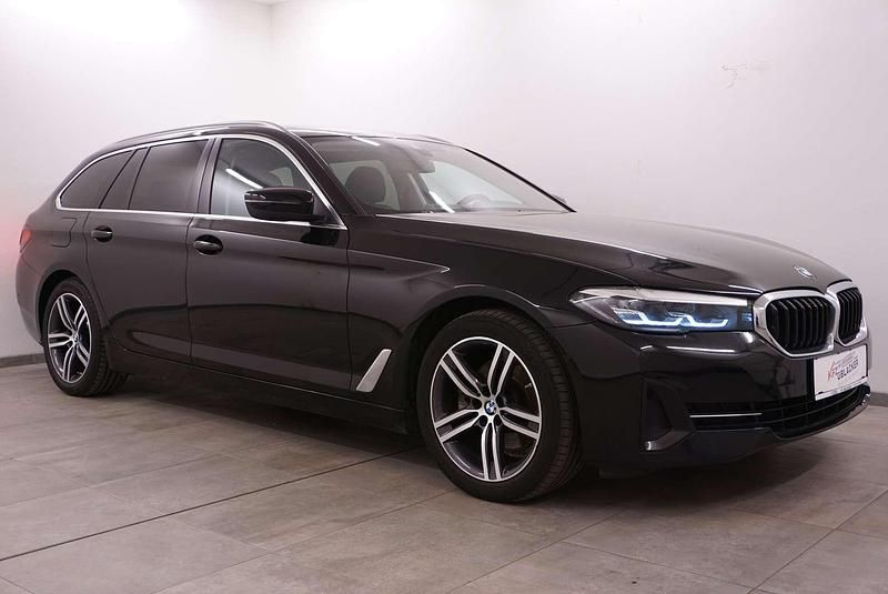 Schwarz Gebraucht 2020 BMW 520 Sport Line Kombi | € 28.990 (Etwas zu teuer) - Bild 1/4