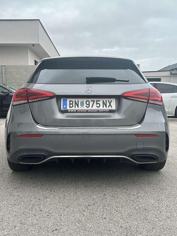 Gebraucht Mercedes A180 116 PS (85 kW) 2018 Limousine