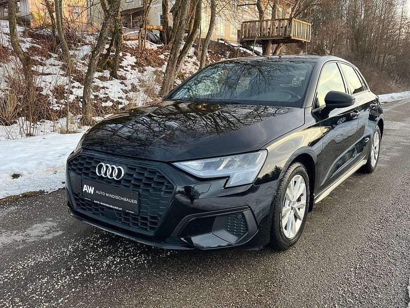 Gebraucht Audi A3 Sportback Comfort 150 PS (110 kW) 2022 Schwarz Kleinwagen