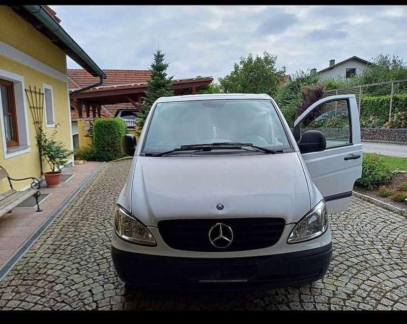 Weiß Gebraucht 2008 Mercedes Vito Van / Kleinbus | € 5.500 (Fairer Preis) - Bild 1/4