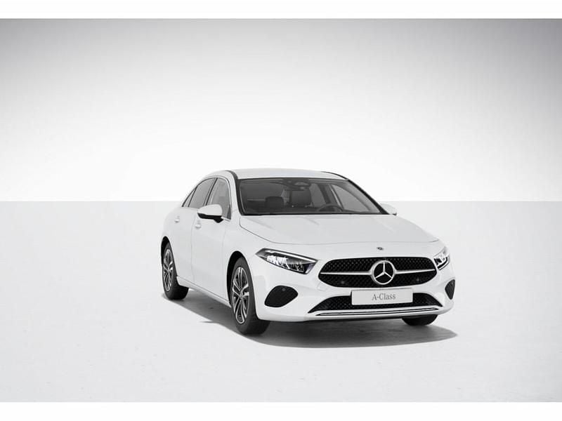 Gebraucht Mercedes A180 Progressive 116 PS (85 kW) 2024 Unilack polarweiß Limousine