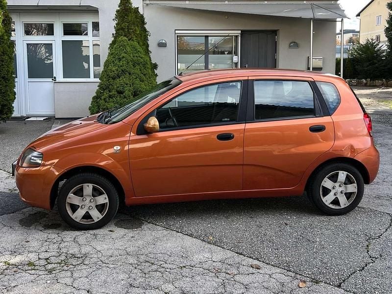 Orange Gebraucht 2015 Chevrolet Kalos Kleinwagen | € 2.500 - Bild 1/4