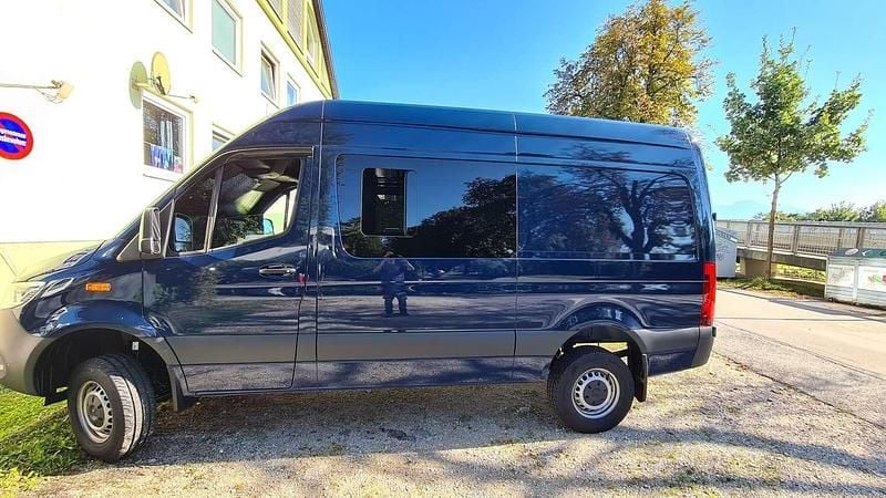 Gebraucht Mercedes Sprinter 190 PS (139 kW) 2023 Blau Van