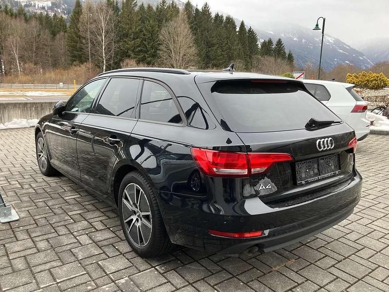 Gebraucht Audi A4 Design 150 PS (110 kW) 2017 Schwarz Kombi