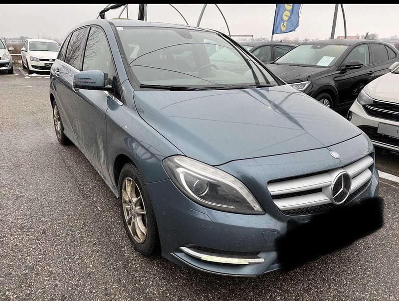 Gebraucht Mercedes B200 136 PS (100 kW) 2013 Van / Kleinbus