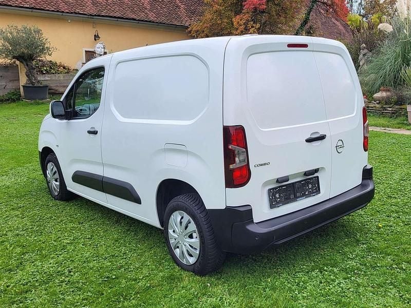 Gebraucht Opel Combo Life 110 PS (80 kW) 2020 Weiß Van / Kleinbus