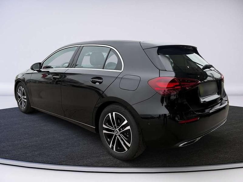 Gebraucht Mercedes A180 136 PS (100 kW) 2025 Schwarz Limousine