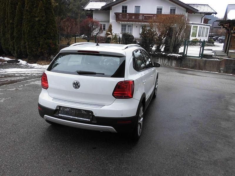 Gebraucht VW Polo 75 PS (55 kW) 2016 Weiß Limousine