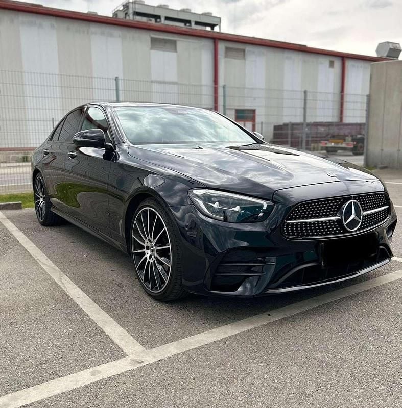 Gebraucht Mercedes E220 AMG line 200 PS (147 kW) 2022 Schwarz Limousine