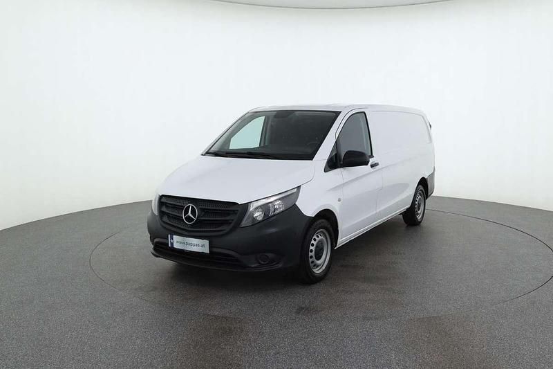Weiß Gebraucht 2022 Mercedes Vito Van / Kleinbus | € 33.588 (Superpreis) - Bild 1/4