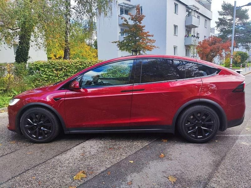 Rot Gebraucht 2023 Tesla Model X SUV | € 74.000 - Bild 1/4