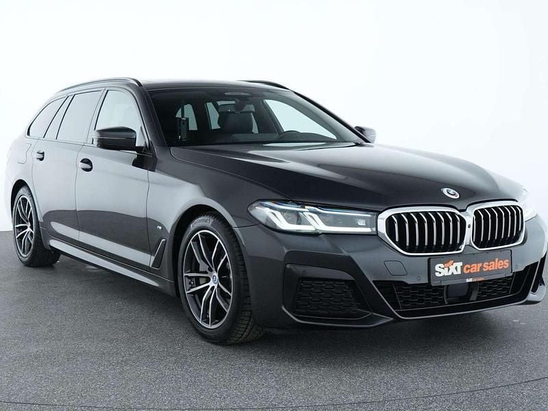 Grau Gebraucht 2023 BMW 530 M Sport Kombi | € 38.550 (Guter Preis) - Bild 1/3