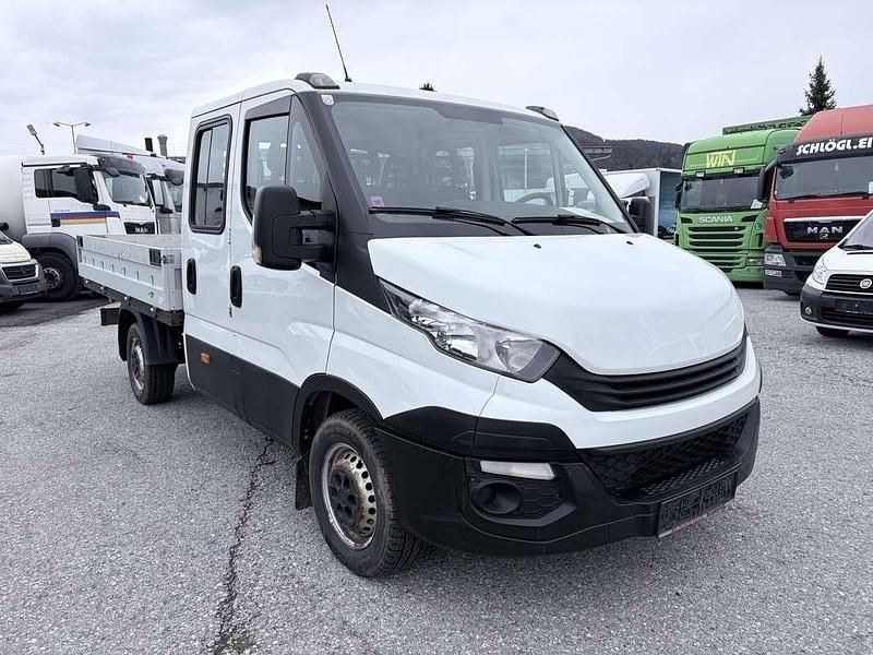Gebraucht Iveco Daily 155 PS (114 kW) 2017 Weiß Limousine