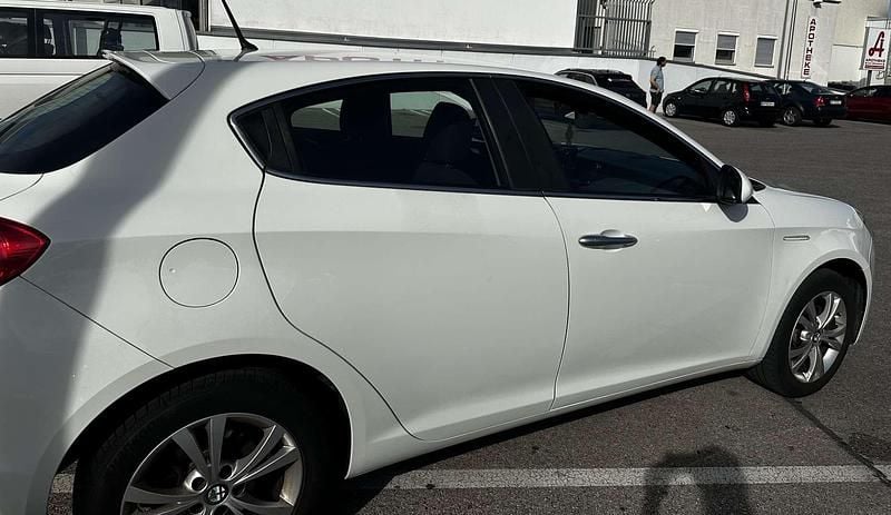 Gebraucht Alfa Romeo Giulietta 105 PS (77 kW) 2013 Kleinwagen