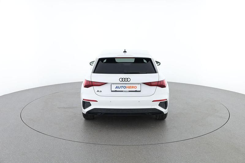 Gebraucht Audi A3 Sportback S-Line 110 PS (80 kW) 2022 Weiß Kleinwagen